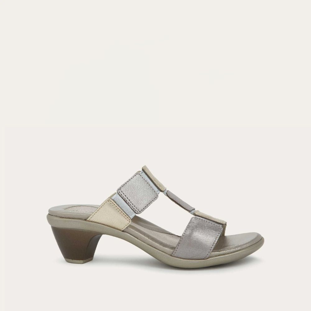 Silver Threads Leather/Radiant Gold Leather/Soft Silver Leather,35
