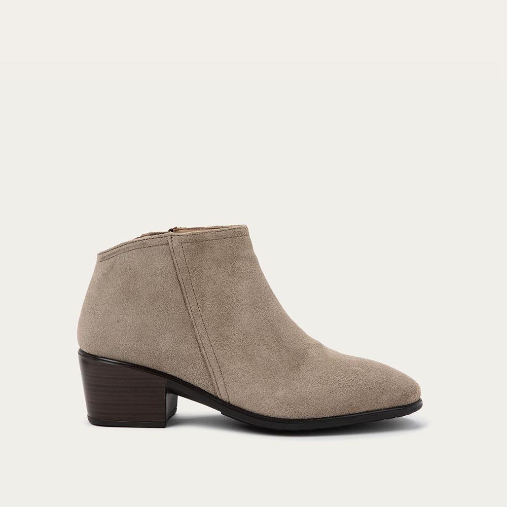 Almond Suede,35