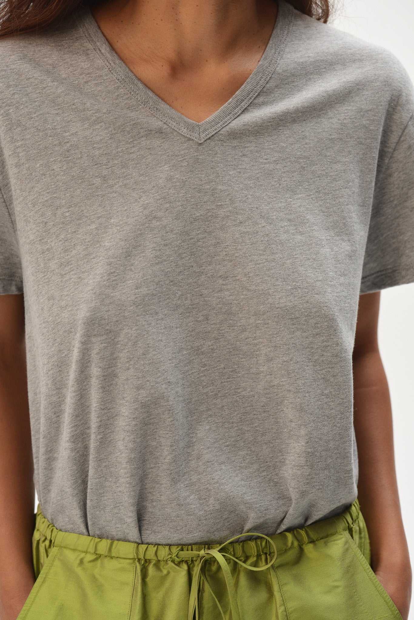 DONNI The Jersey V-Neck Tee - Heather Grey