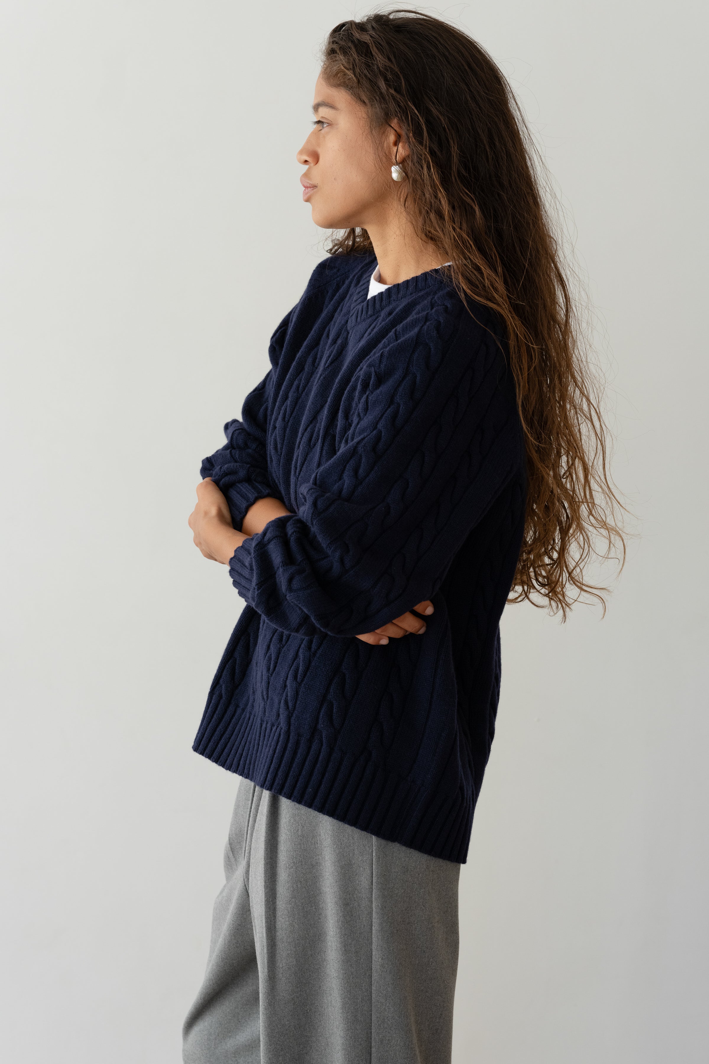 DONNI The Cable V-Neck Sweater - Navy