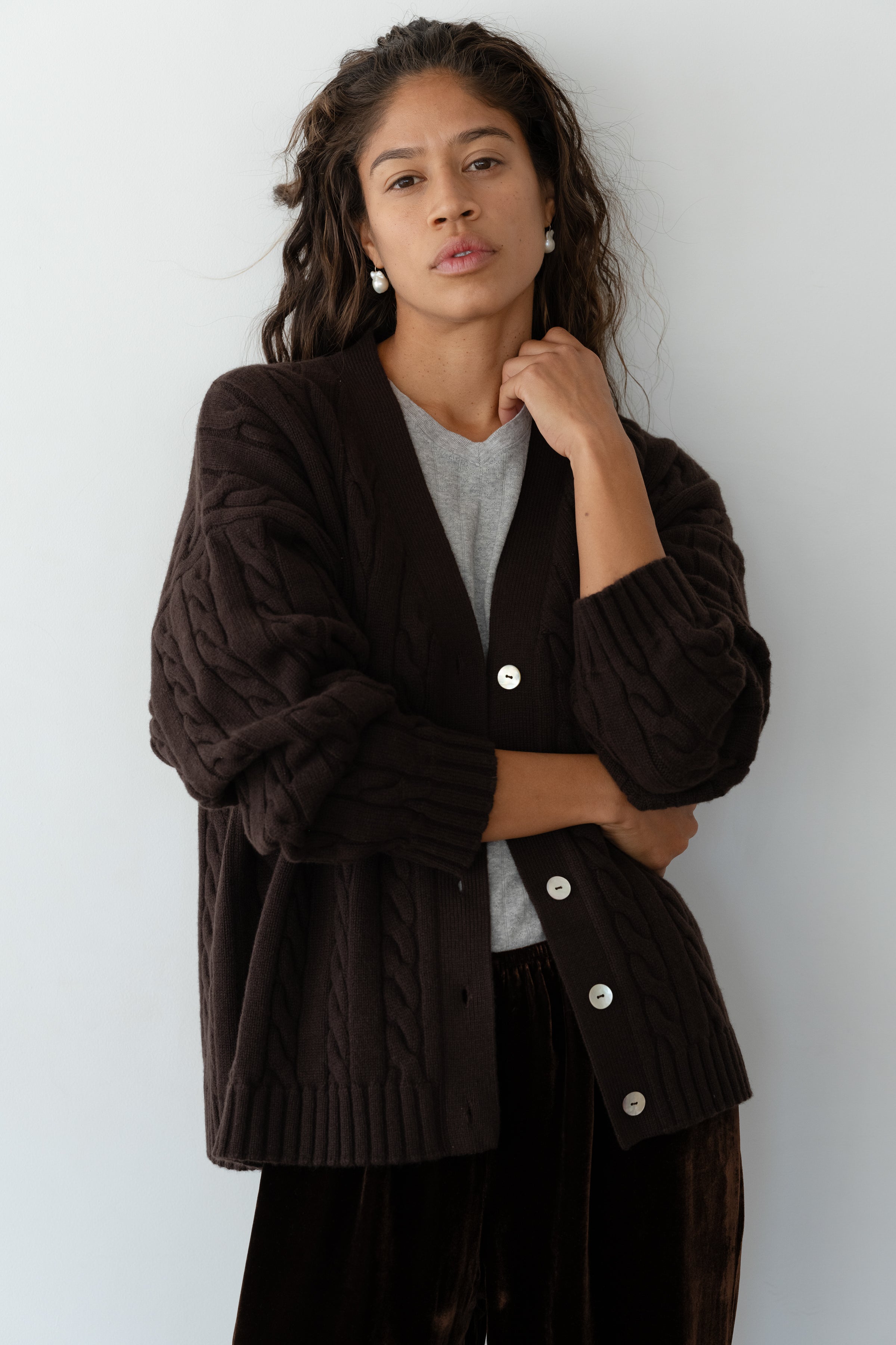 DONNI The Cable V-Neck Cardigan - Espresso
