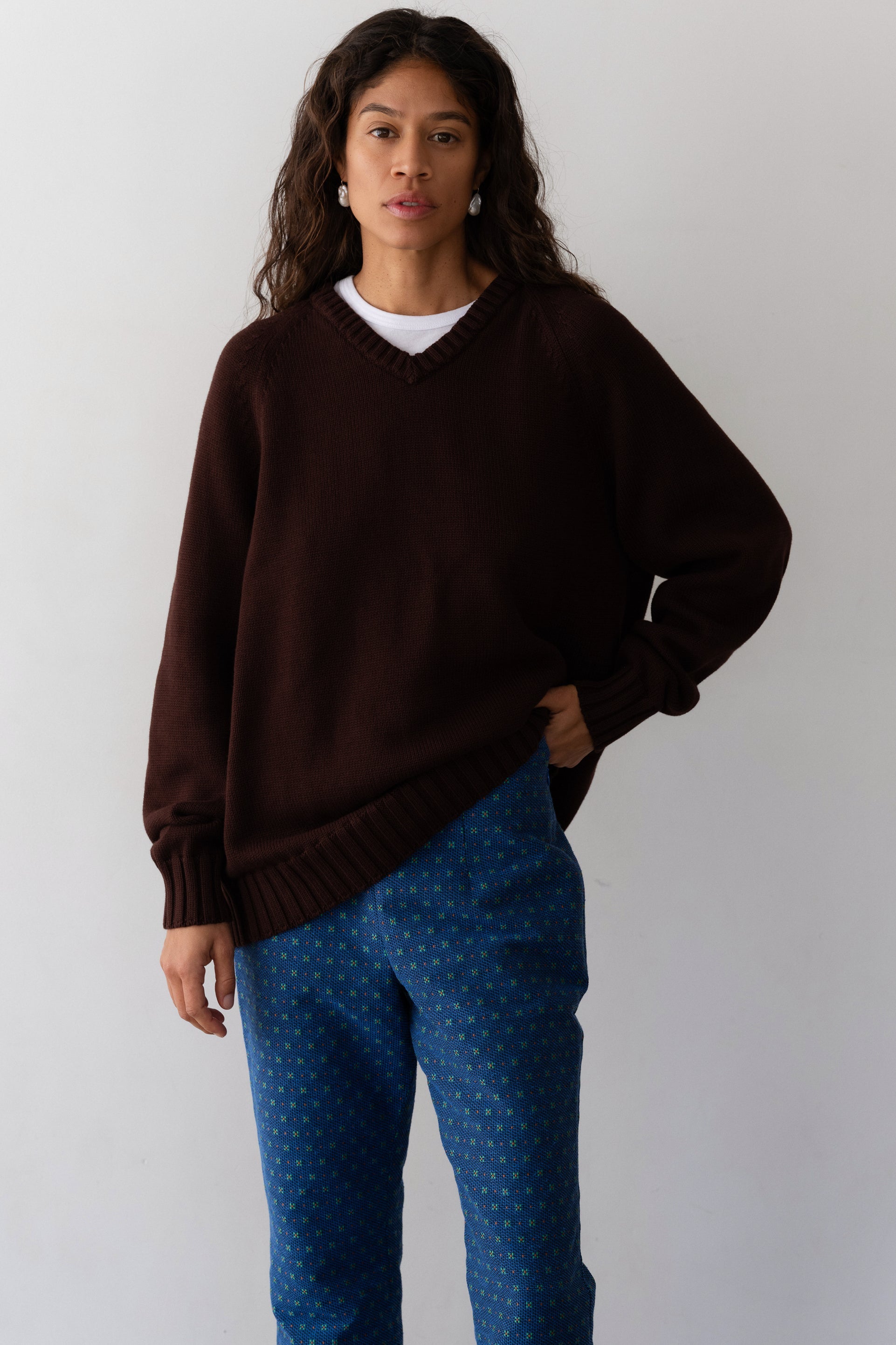 DONNI The Heavy Cotton Knit V-Neck Sweater - Espresso