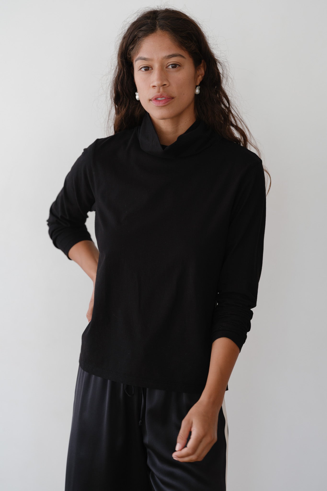 DONNI The Jersey Turtleneck - Jet