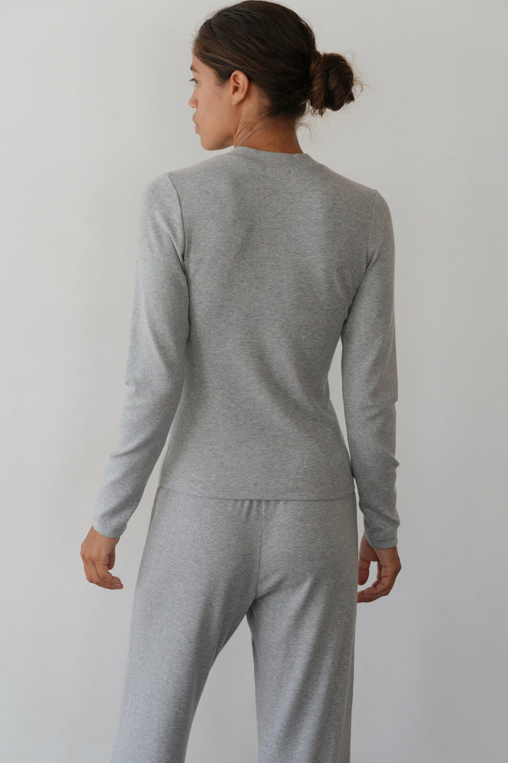 DONNI The Baby Rib V-Neck Long Sleeve - Heather-Grey