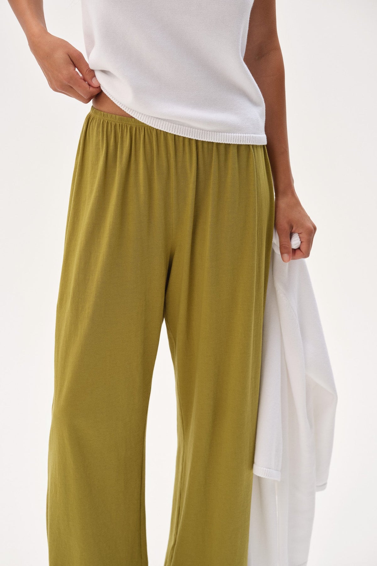 DONNI The Jersey Simple Crop Pant - Pistachio