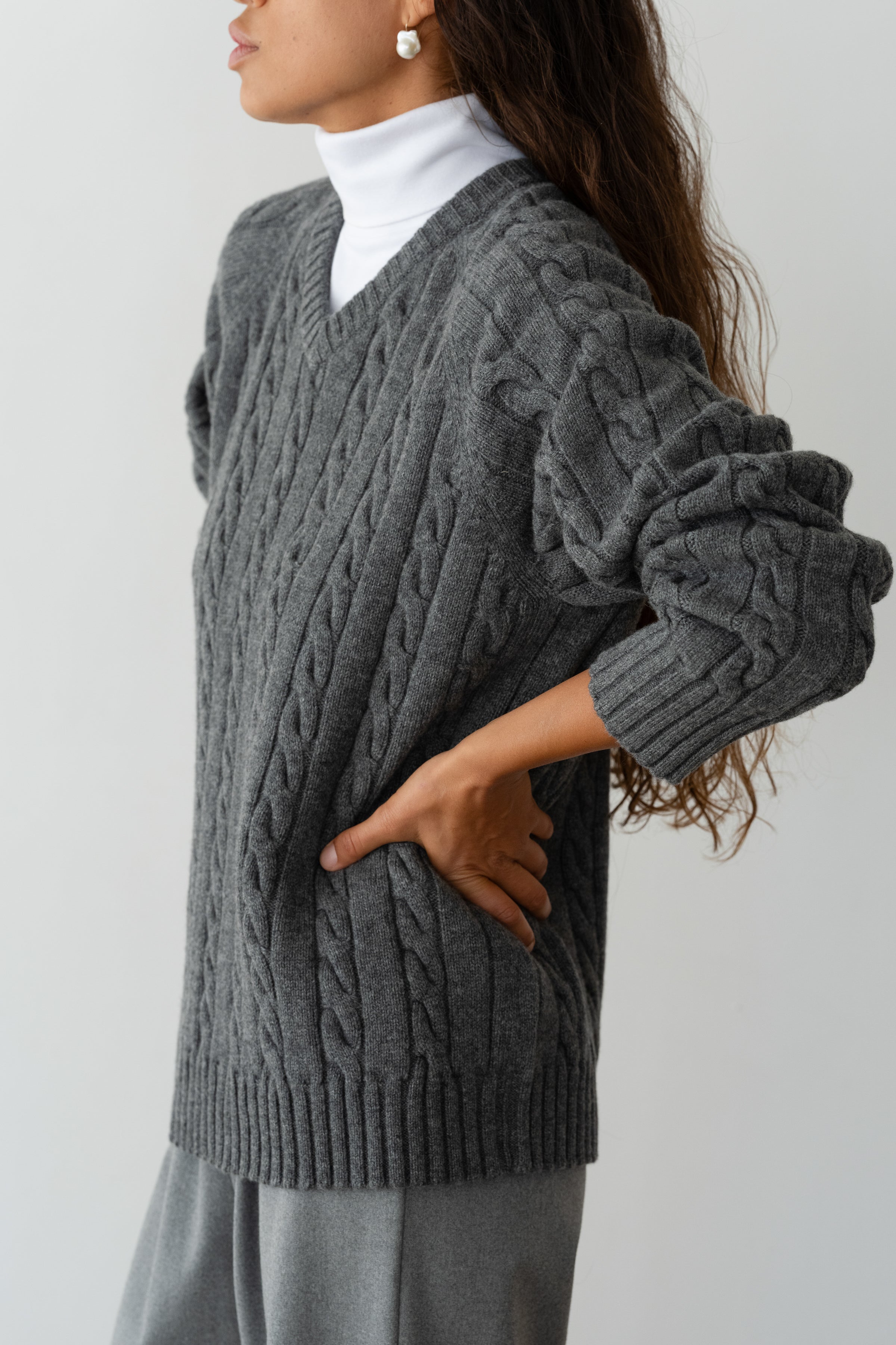 DONNI The Cable V-Neck Sweater - Charcoal-Grey