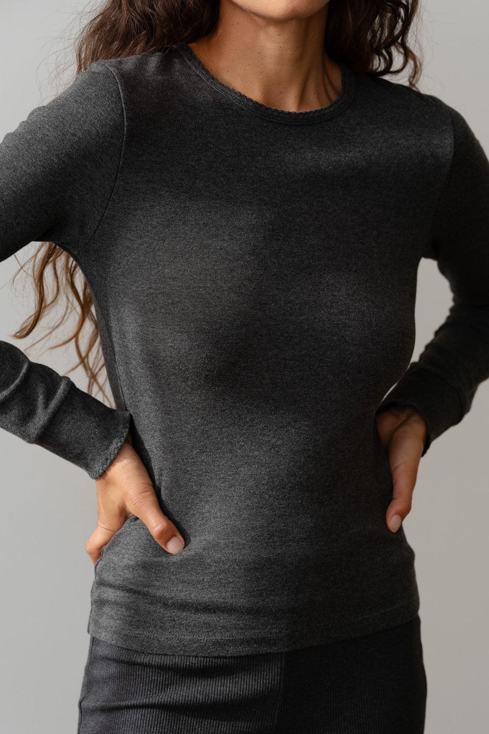 DONNI The Baby Rib Scallop Long Sleeve - Charcoal-Grey