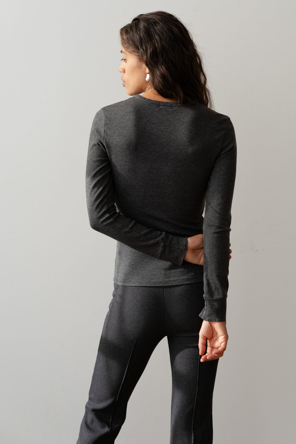 DONNI The Baby Rib Scallop Long Sleeve - Charcoal-Grey