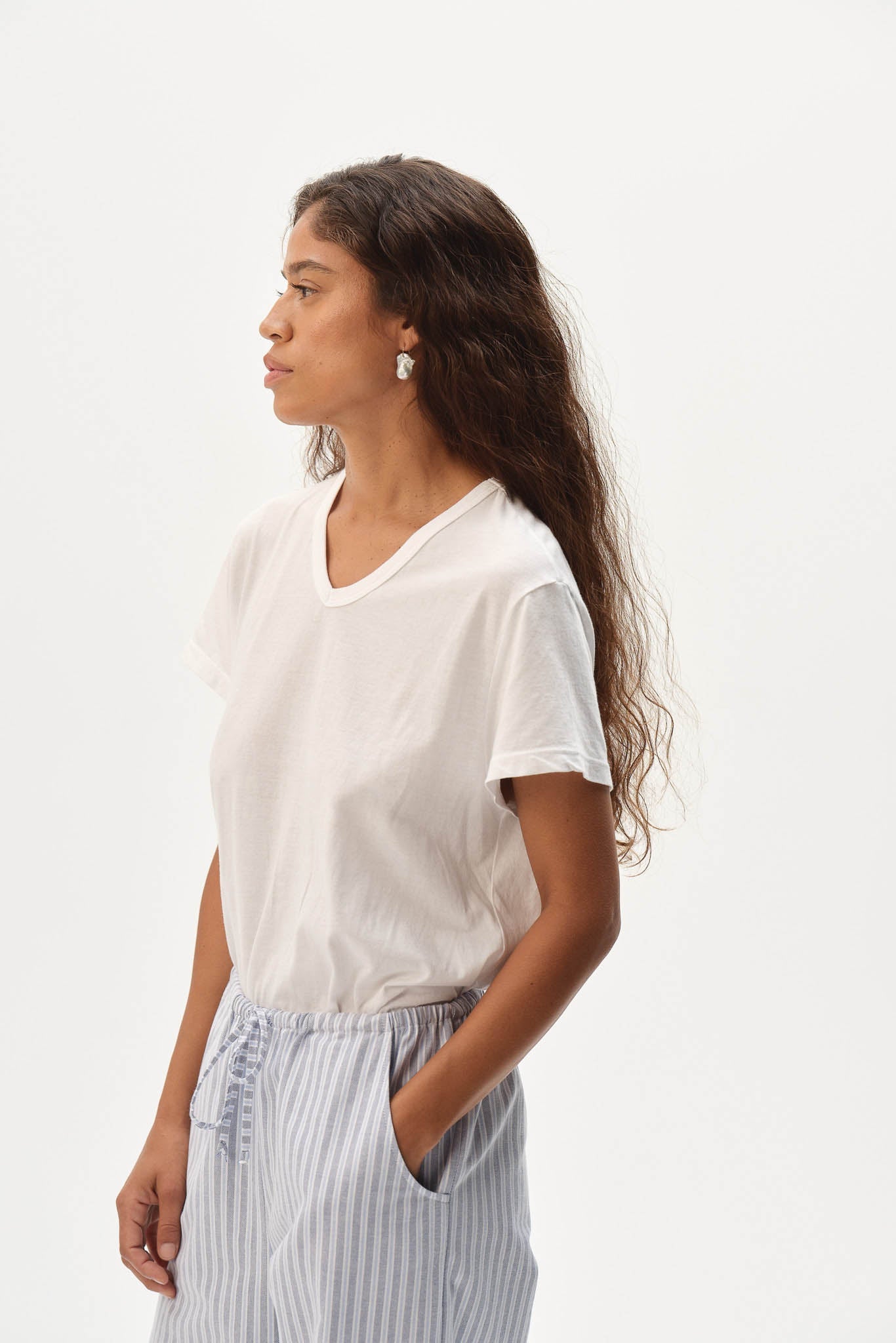 DONNI The Jersey V-Neck Tee - Powder