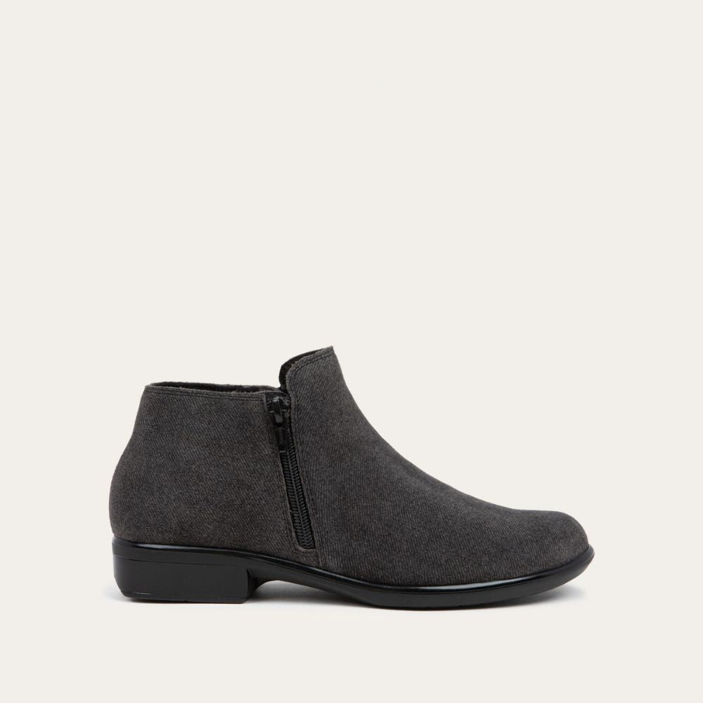 Cabernet Suede,35