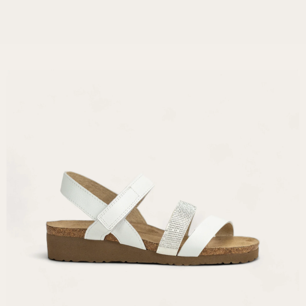 White Lthr/White W/ Silver Rivets,35
