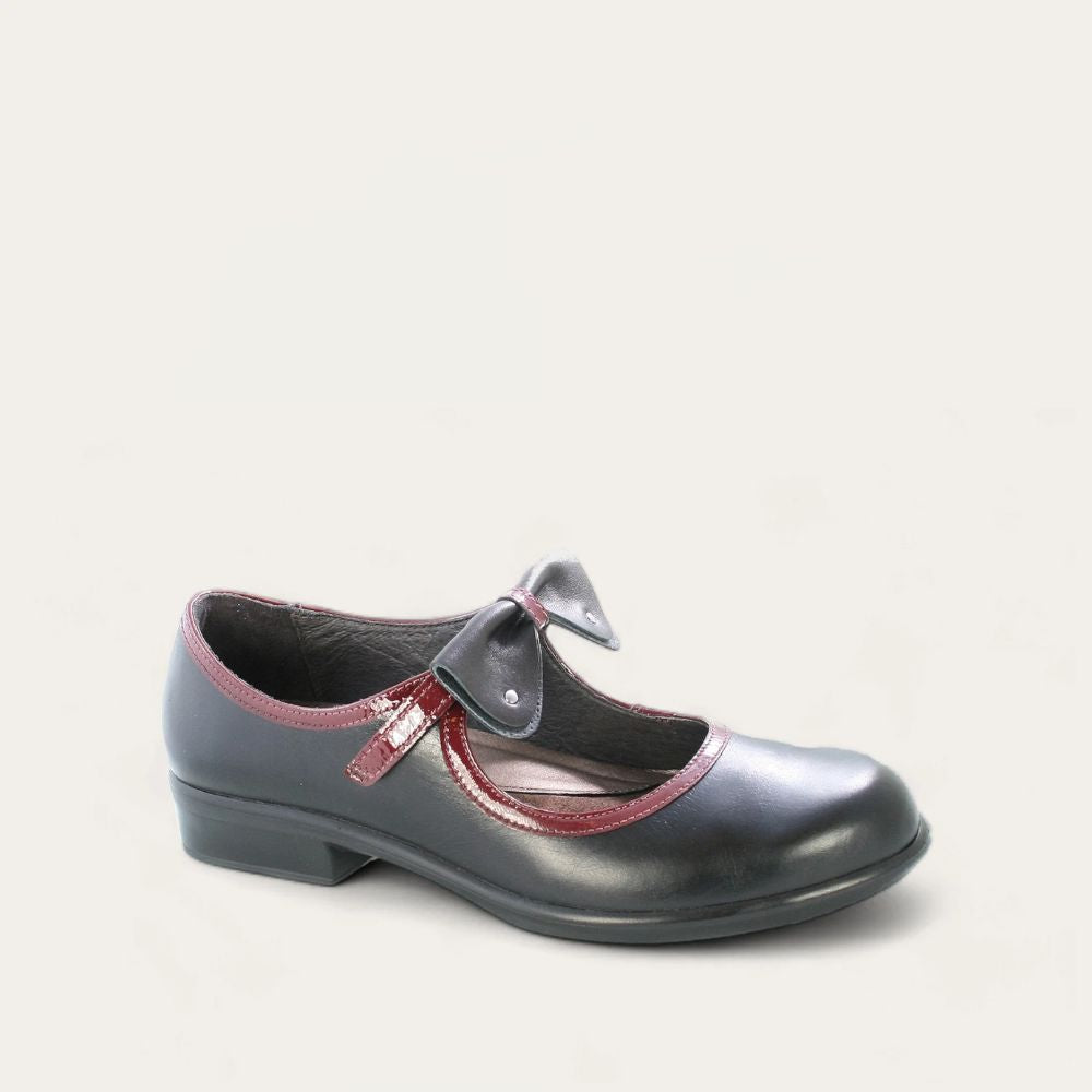 Black Ice Lthr/Beet Red Lthr,35