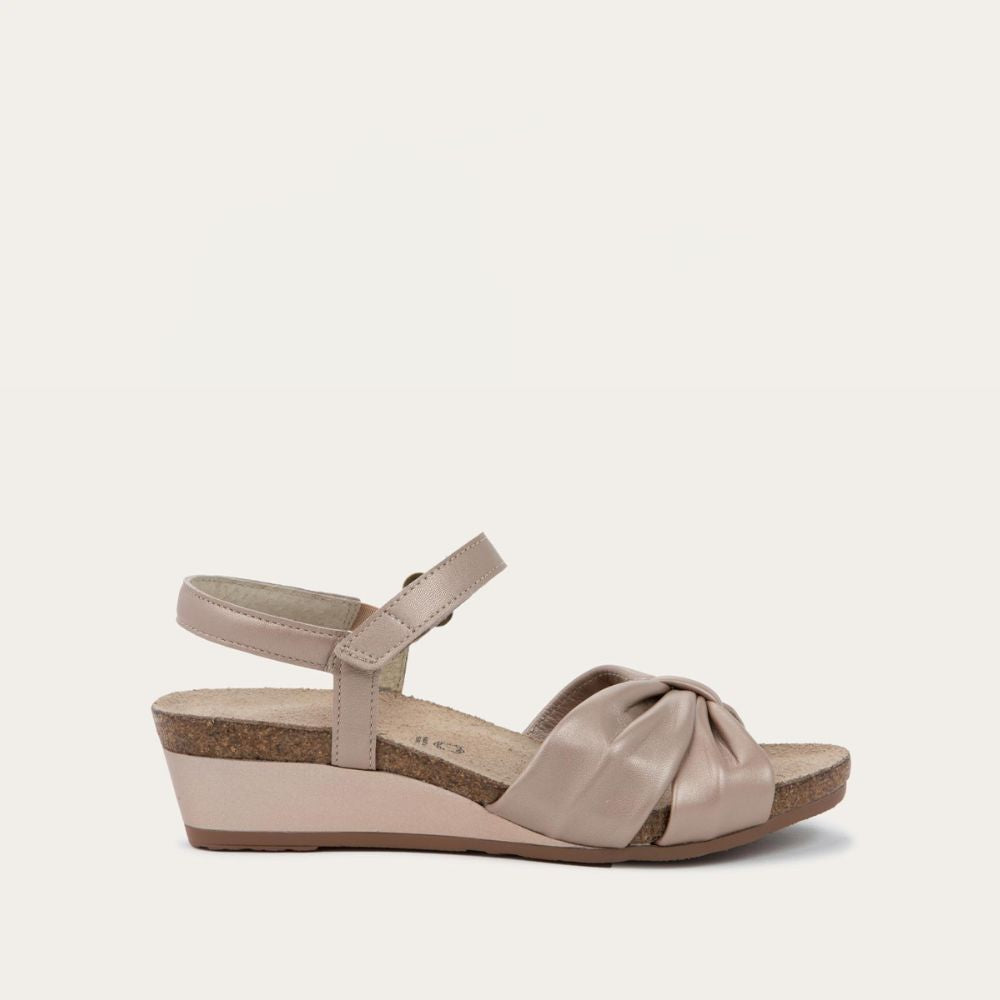Champagne Beauty Leather,35