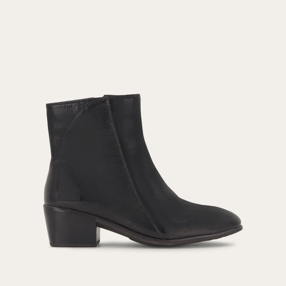 Black Crinkle Patent Leather,35