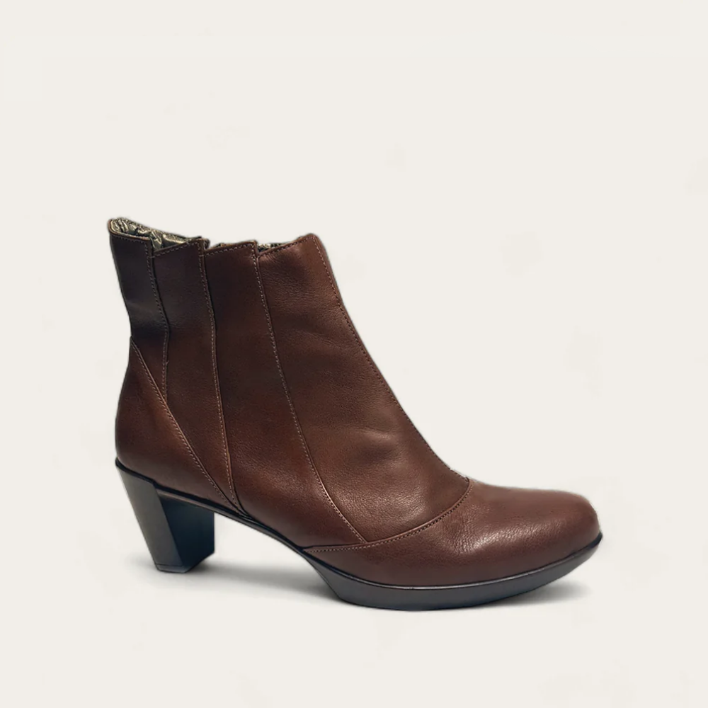 Cinnamon Leather,35